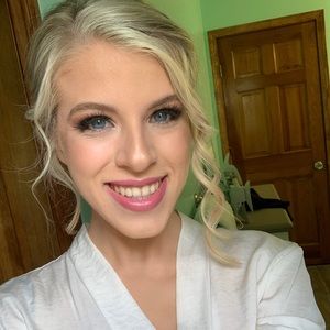 Meet your Posher, Christina